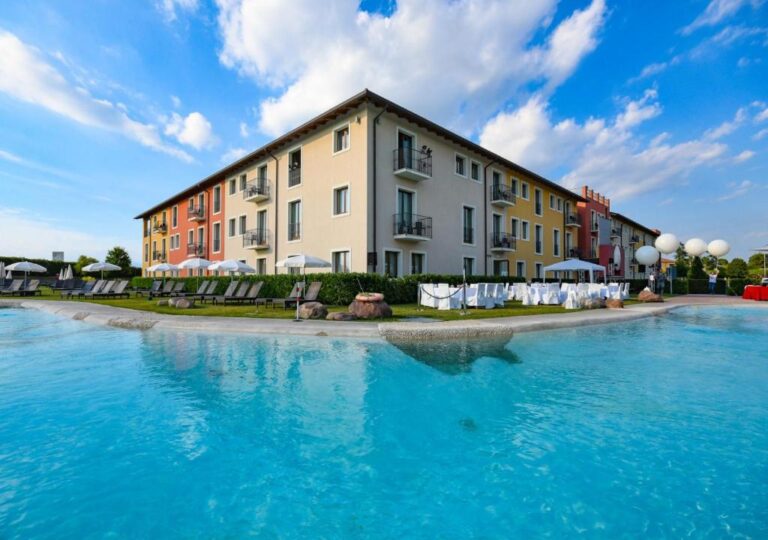 Th hotel